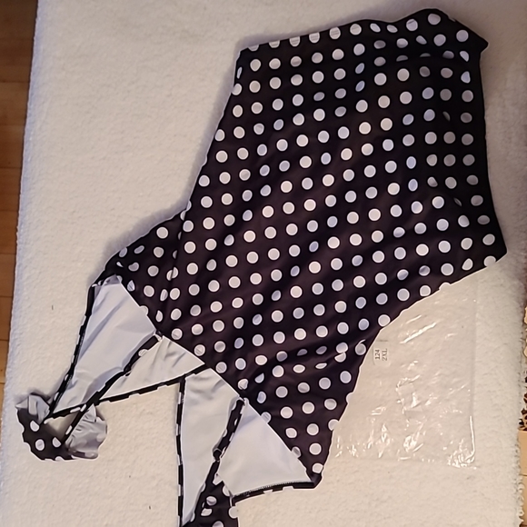 Joybuy Black and White Polka Dot ruffle trim suit NWT- Size XXL - Picture 2 of 4